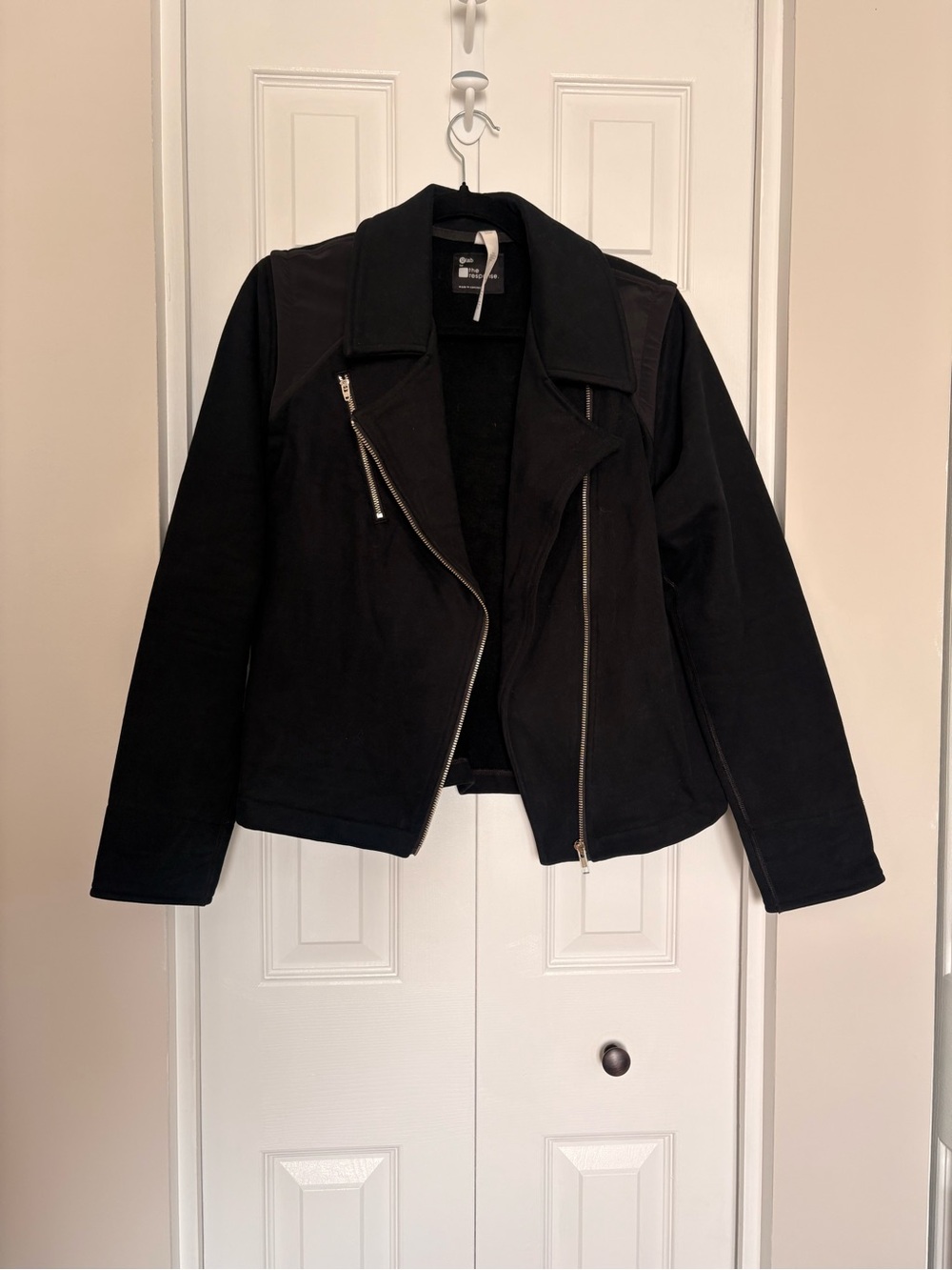 RARE - Lululemon Women’s Black Moto Jacket - Removable Sleeves